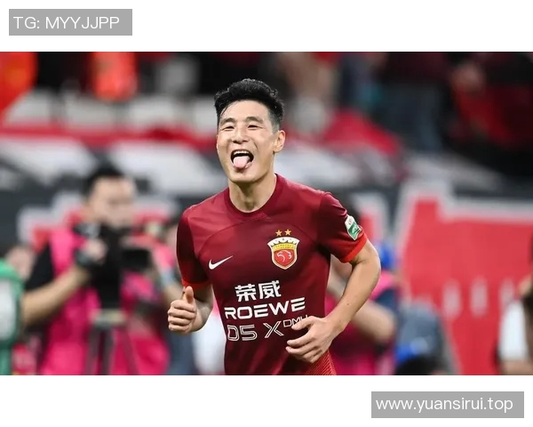 武磊赛场爆发小插曲，裁判如何处理？